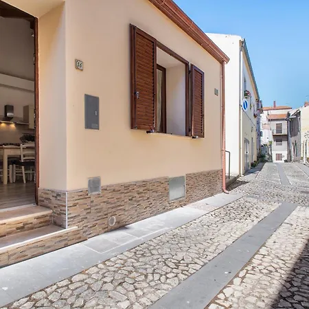Grazioso Bilocale La Casa Di Nonna Tatil Evi Chiaramonti